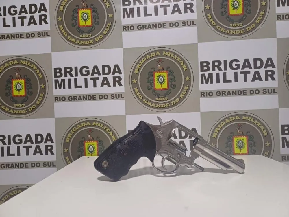 Arma foi apreendida | Foto: BM