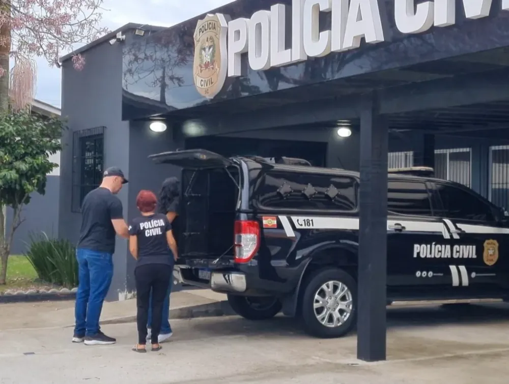 As prisões foram cumpridas nas cidades de Dois Lajeados (RS) e Balneário Gaivotas (SC). (Foto: Polícia Civil - Balneário Gaivotas)