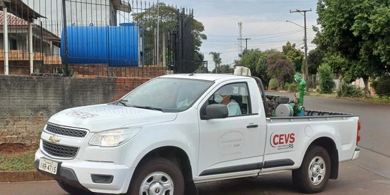O fumacê é uma das medidas realizadas para combater o aedes aegypti na cidade | Foto: Mara Steffens / O Correspondente /CP