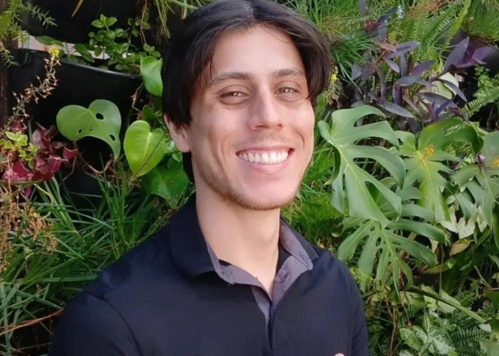 Foto: Redes Sociais (Reprodução) Paulo Victor Estefanói Antunes, 27 anos, é uma das vítimas do acidente com a turma do curso técnico de Paisagismo