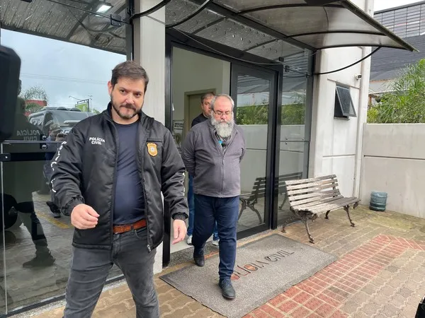 Advogado Maurício Dal Agnol é preso em Passo Fundo — Foto: Luiz Otávio Calderan/RBS TV