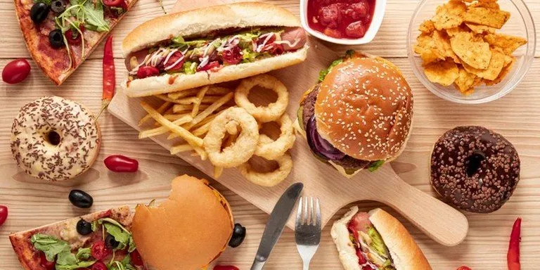Adotar uma dieta mais saudável pode trazer melhorias significativas para a saúde e bem-estar geral | Foto: Freepik