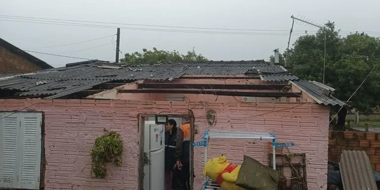 Tramandaí registra destelhamento de 10 residências após chuva de granizo | Foto: Prefeitura de Tramandaí / Divulgação / CP