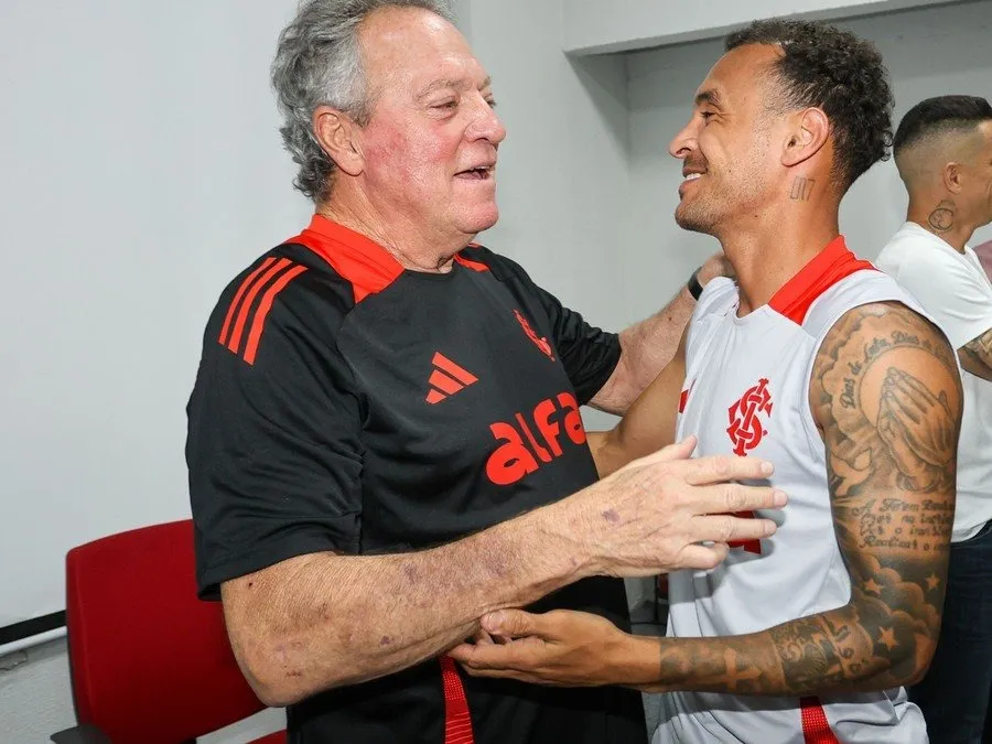 Abel Braga trabalha para recuperar a autoestima do grupo colorado Foto : RICARDO DUARTE / INTER / CP