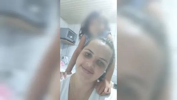 Patrícia Sechini e filha estão desaparecidas após serem levadas por correnteza em rio — Foto: Reprodução/Redes sociais