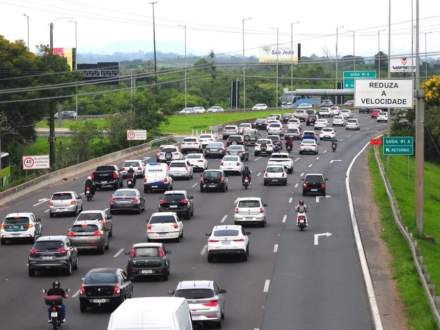 Movimento na Freeway no sentido Capital - Litoral Movimento na Freeway no sentido Capital - Litoral | Foto: Pedro Piegas