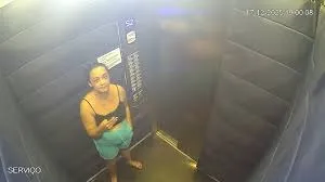 A corretora de imóveis, Daiane Alves Souza, 43 anos, está desaparecida desde dezembro de 2025, após descer até o subsolo do prédio em que mora em Caldas Novas, interior de Goiás. • Câmera de Segurança/Reprodução