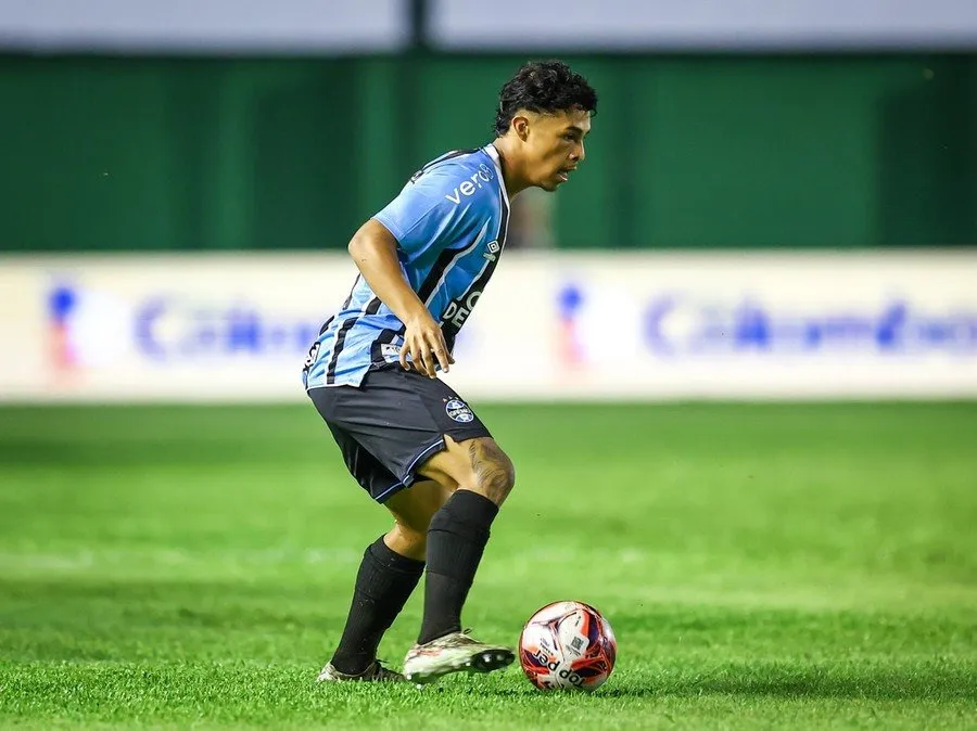 Roger foi titular na estreia contra o Avenida, em Santa Cruz do Sul Foto : Lucas Uebel / Grêmio FBPA / CP