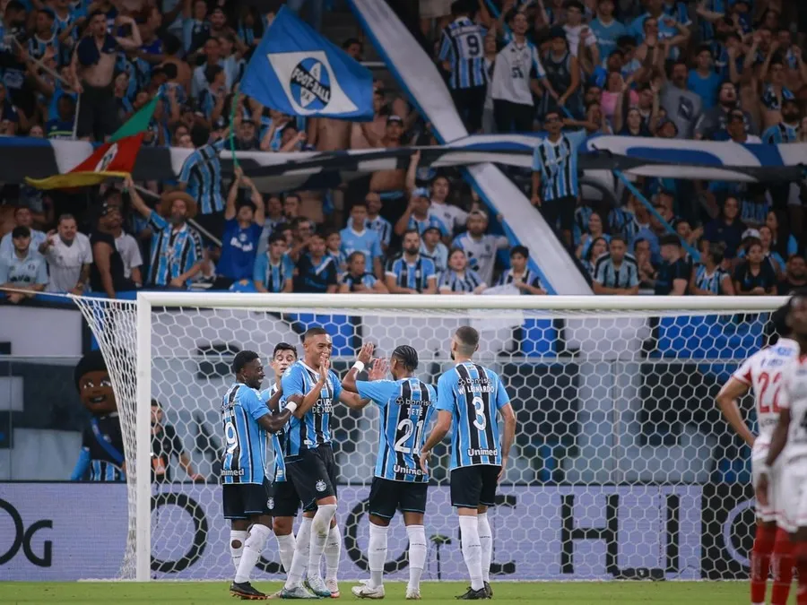 Tetê fez uma boa estreia com a camisa gremista na goleada por 5 a 0, na Arena Foto : MAXI FRANZOI / AGIF - AGÊNCIA DE FOTOGRAFIA / ESTADÃO CONTEÚDO / CP