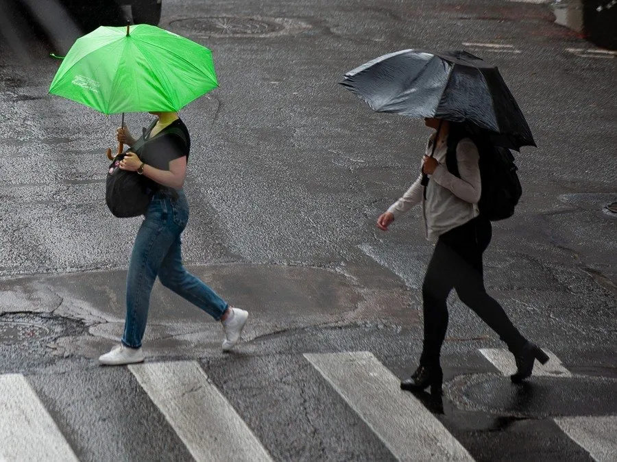 Avisos começaram a valer na manhã deste domingo e seguem até as 9h de segunda-feira Foto : Camila Cunha
