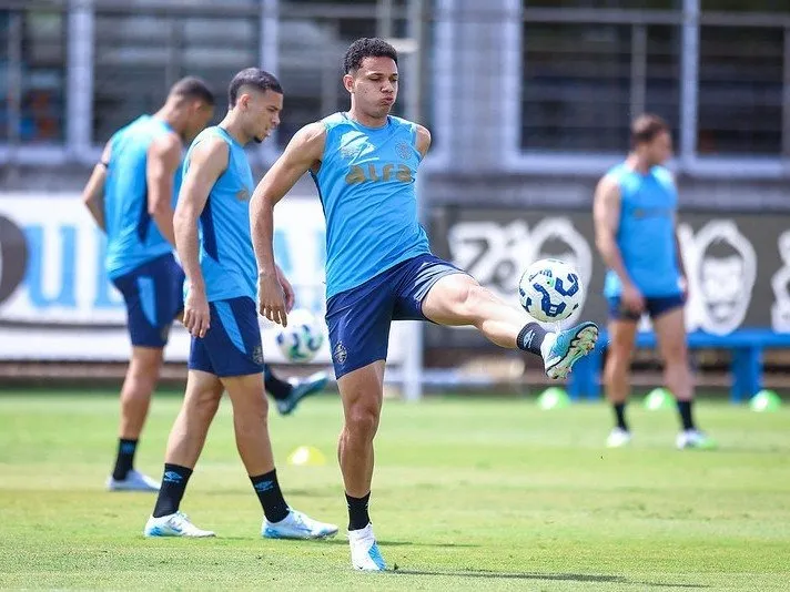 Viery renovou contrato com o Tricolor até o final de 2029 Foto : Lucas Uebel / Grêmio FBPA / CP