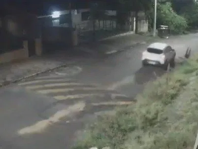 Homem atropela companheira em Cachoeirinha Foto : PC / CP