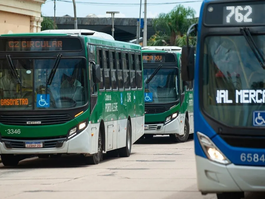 Passagem de ônibus sobe para R$ 5,30 em Porto Alegre Foto : Camila Cunha