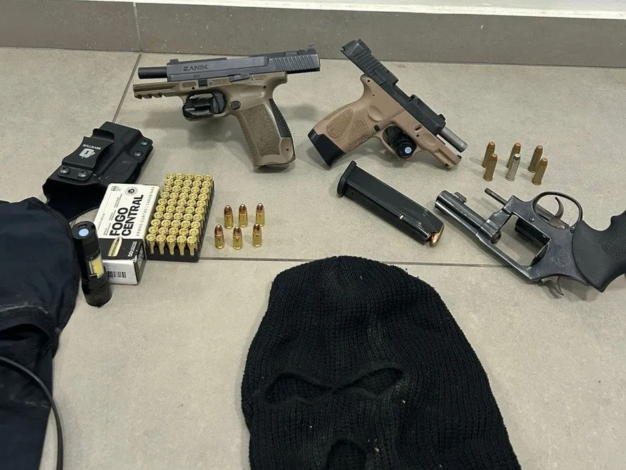 Polícia Civil apreendeu armas utilizadas na morte de homem em Atlântida Sul Foto : PC / CP