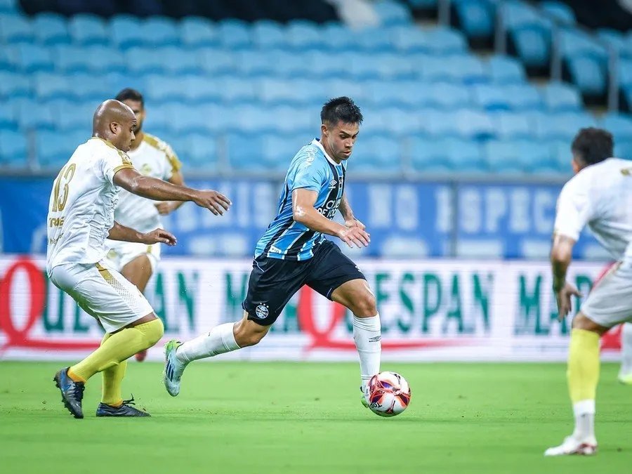 Aravena está de saída do Tricolor por empréstimo Foto : Lucas Uebel / Grêmio FBPA / CP