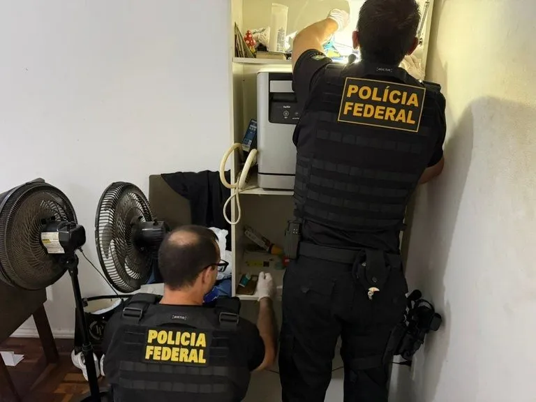 Além de armazenar vídeos de abusos sexuais infantojuvenis, o preso também é investigado por extorquir menores de idade, ameaçando divulgar as imagens caso não fossem realizados pagamentos Foto : PF / CP