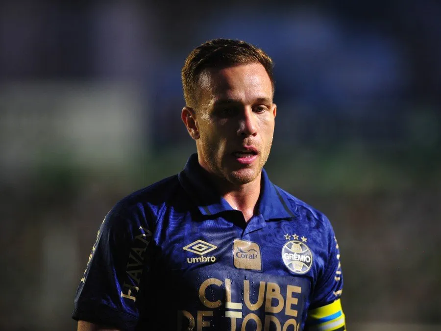 Arthur está fora do jogo contra o Galo Foto : Mauro Schaefer
