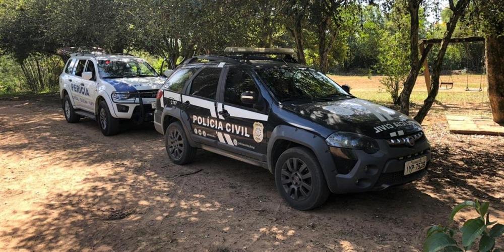 Agentes da DPHPP estiveram no local junto os peritos do IGP em buscas de pistas sobre os autores do crime | Foto: Polícia Civil / CP