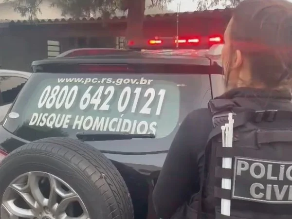 Imagem de policial da Delegacia de Homicídios de Alvorada em diligências Foto : PC / CP