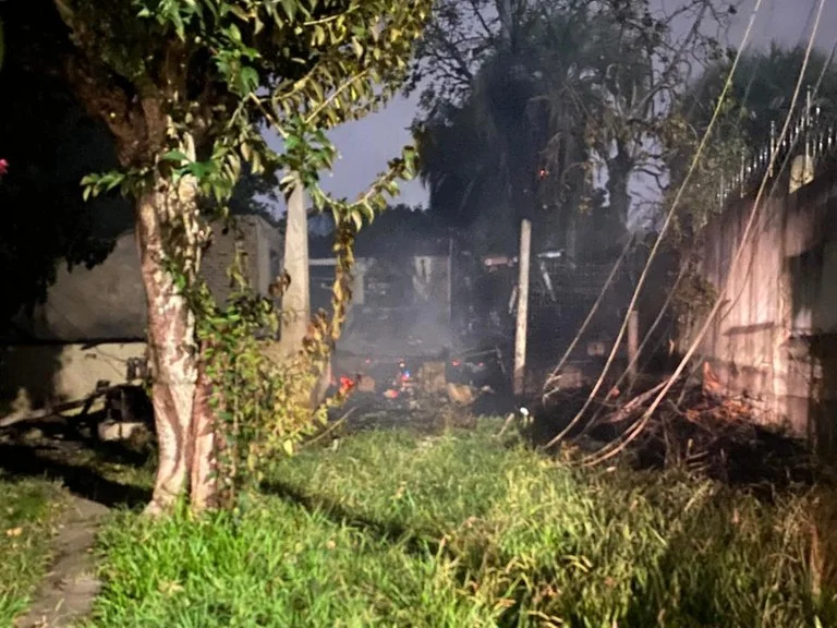 Homem morreu dentro de casa após incêndio em Viamão Foto : Marcel Horowitz / Especial / CP