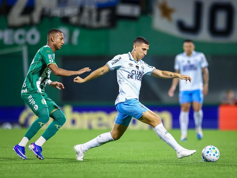Monsalve pode não atuar contra o Vitória Foto : Lucas Uebel / Grêmio FBPA / CP