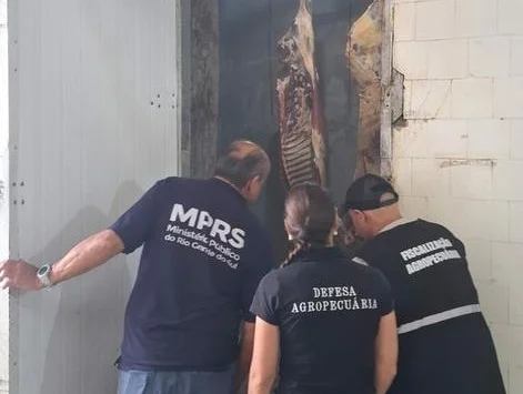 Agentes apreenderam 1,1 tonelada de carne sem inspeção sanitária Foto : MPRS / Divulgação / CP