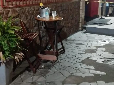 Briga por lugar em mesa resultou em homicídio na zona Sul de Porto Alegre Foto : BM / CP