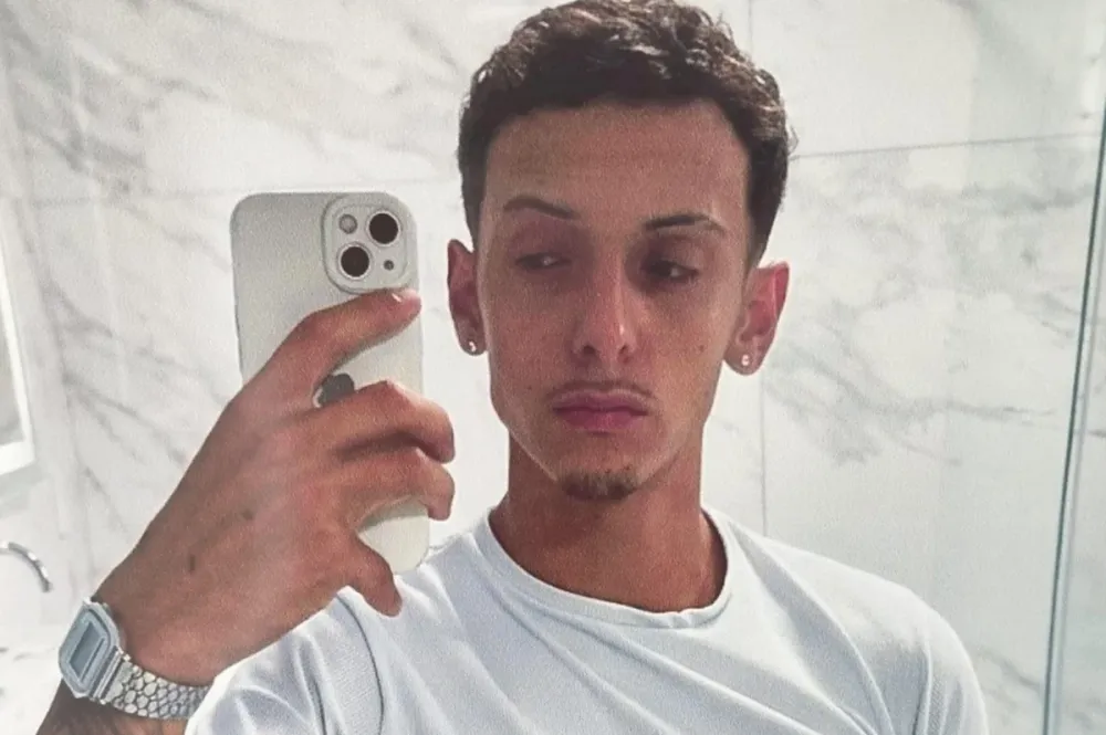 João Gabriel tinha sonho de trocar a moto e conquistar a própria casa. Imagem cedida / Arquivo pessoal