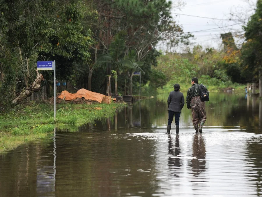 O alerta cita risco de descargas elétricas, estragos em plantações, queda de galhos e alagamentos Foto : Camila Cunha