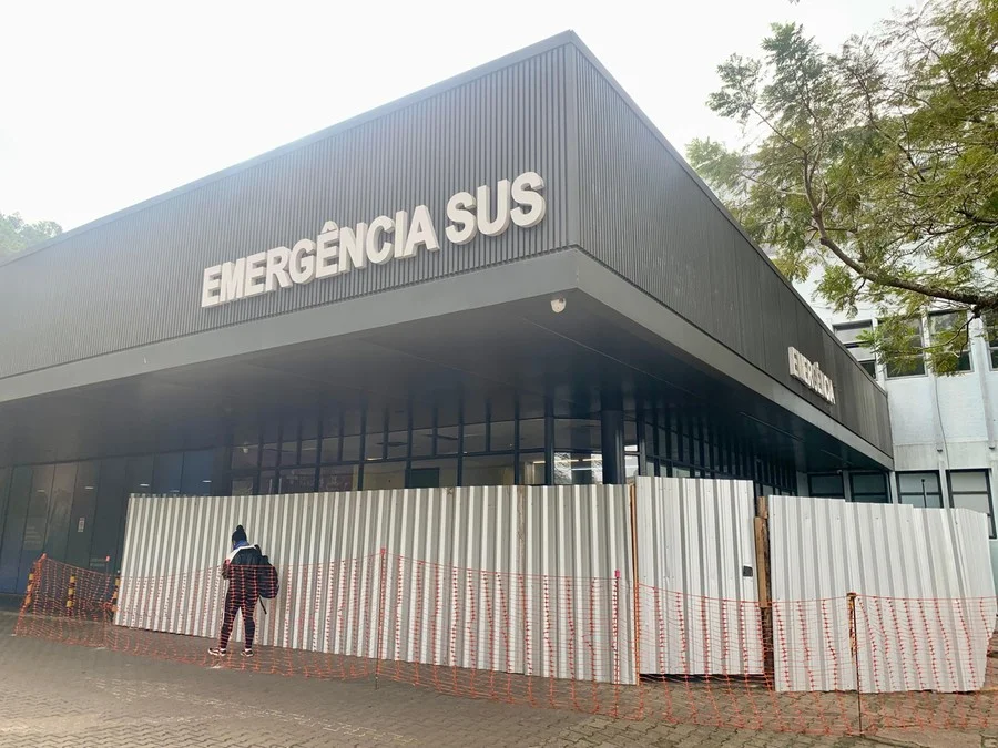 Nesta manhã, nenhum paciente havia sido transferido para outro hospital em função de lotação Foto : Alina Souza