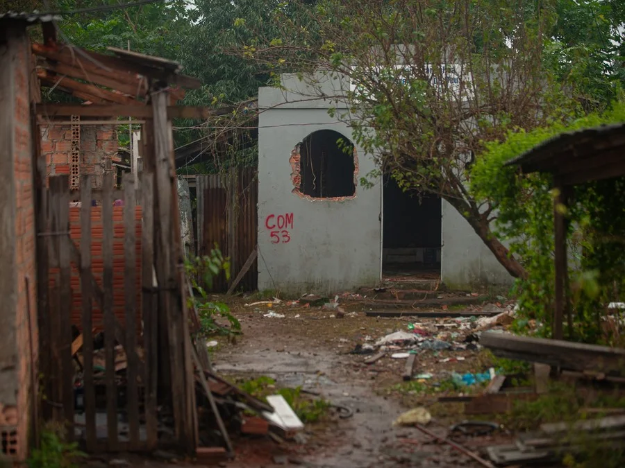 Desocupação e demolição das casas das vilas do bairro Farrapos para conclusão das obras da nova ponte do Guaíba está pausada Foto : Camila Cunha
