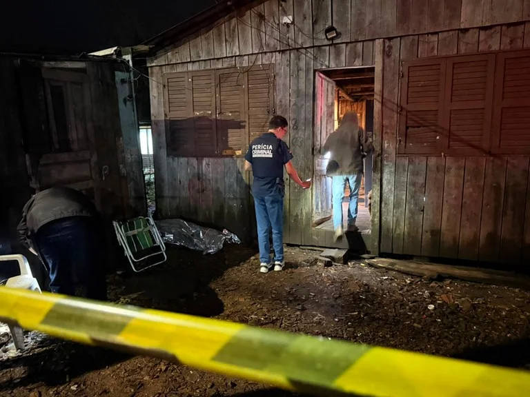 Homem de 36 anos foi encontrado morto na Travessa Amaral Foto : Polícia Civil / Divulgação / CP