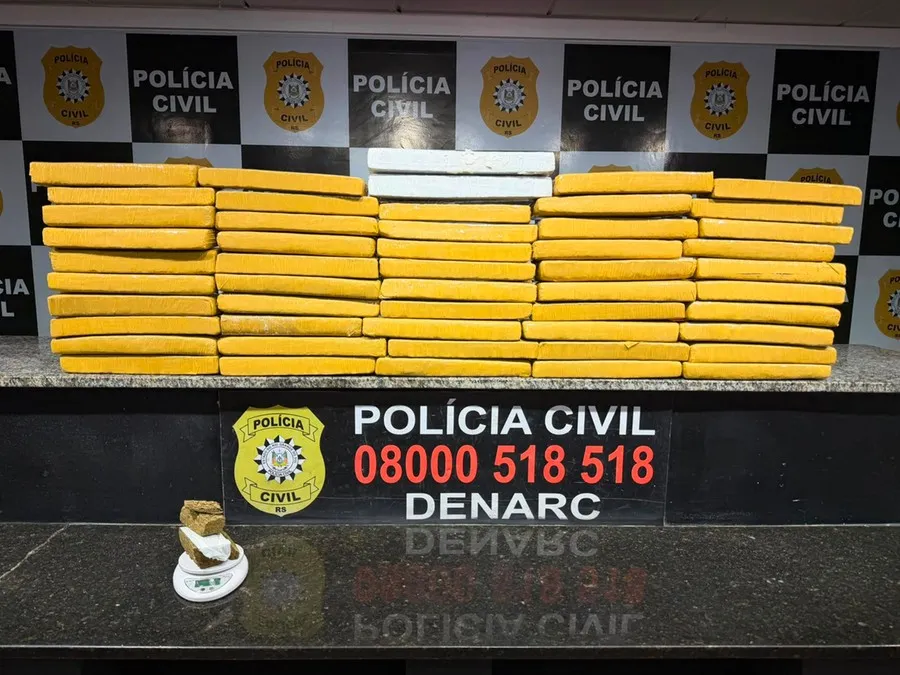 Polícia Civil encontrou 51 tijolos de maconha no imóvel Foto : Polícia Civil / CP