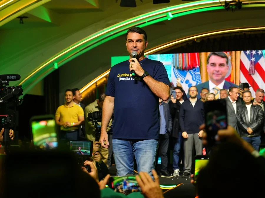 Flávio Bolsonaro vê vantagem em boa relação com Congresso Foto : Vittor Sales / PL / Divulgação / CP