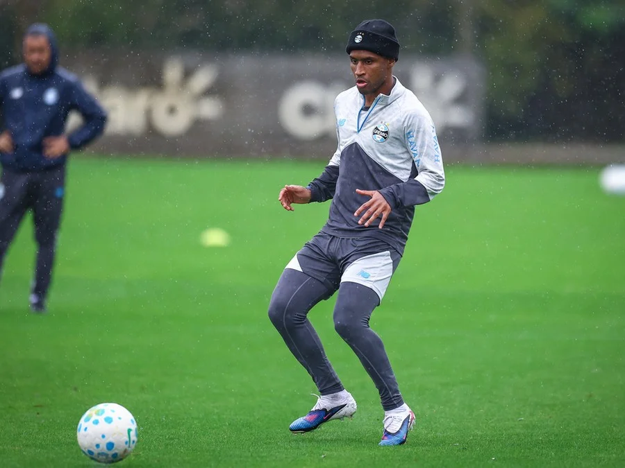 Lesão muscular no quadril tirou Tetê das partidas contra o Mirassol e São Paulo Foto : LUCAS UEBEL/GREMIO FBPA