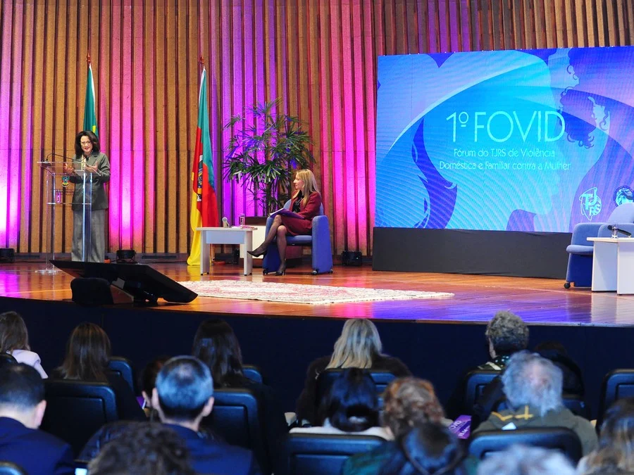 Evento contou com palestra da pesquisadora Soraia da Rosa Mendes Foto : Fabiano do Amaral