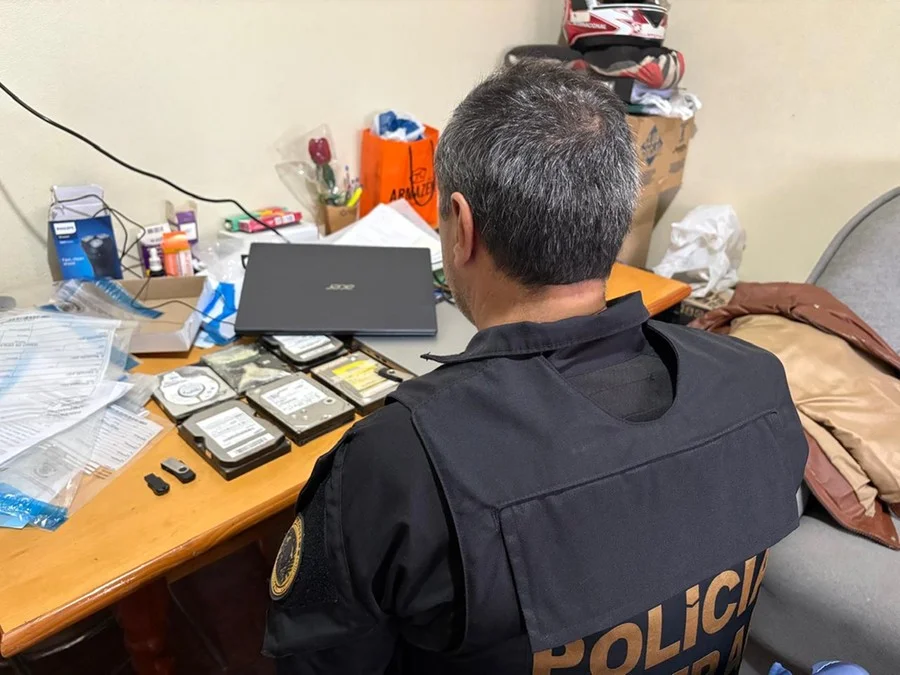 PF prende homem por armanezamento de imagens de abuso sexual infantojuvenil em Caçapava do Sul