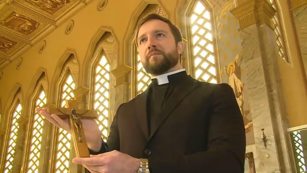 Padre exorcista da Serra Gaúcha diz que só 5% a 10% dos casos chegam ao ritual