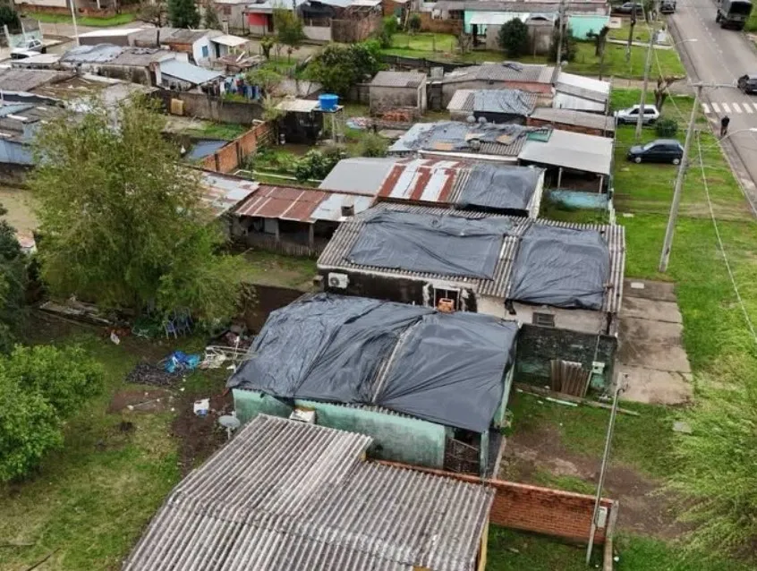 Em Quaraí, as chuvas dos últimos dias causou diversos estragos em telhados de residências do município Foto : Prefeitura de Quaraí / CP