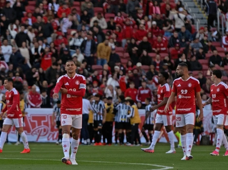 Inter busca saída para crise dentro e fora de campo