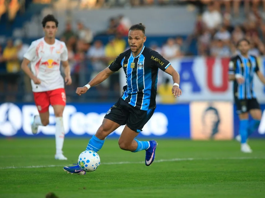 Braithwaite teve um gol anulado em Bragança Paulista Foto : Fernando Roberto / GRÊMIO FBPA / CP