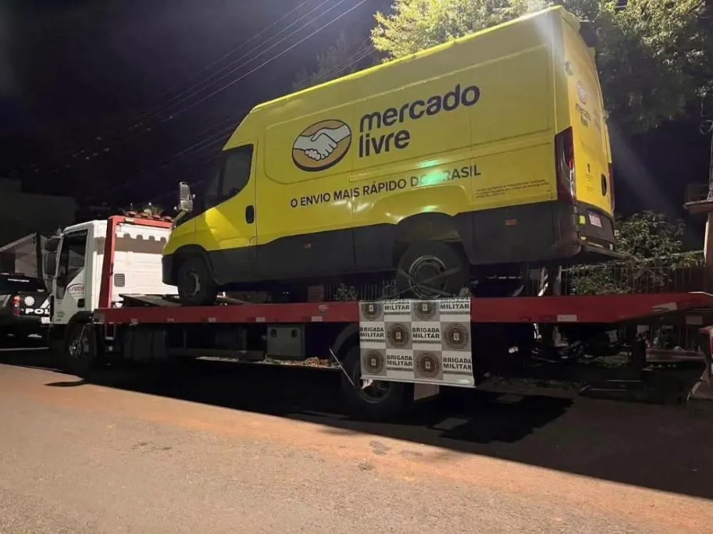 Vans furtadas em Passo Fundo são recuperadas após perseguição em Erechim
