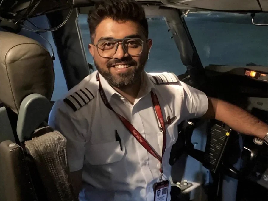 Piloto indiano é aclamado como “herói” após confronto durante voo para Israel
