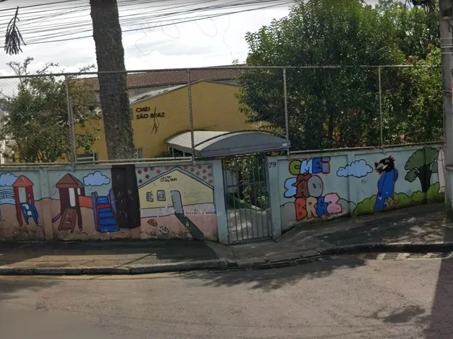 Homem faz crianças reféns em escola no bairro São Braz, em Curitiba Foto : Reprodução / Google Maps