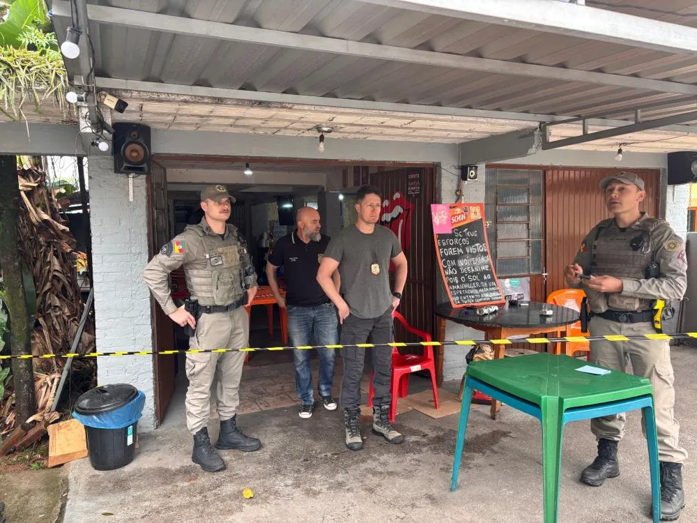 Homem de 69 anos é encontrado morto com suspeita de homicídio em bar de Estrela