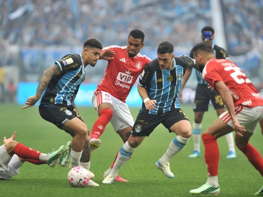 Grêmio e Inter empataram por 1 a 1, resultado que é ruim para ambos Foto: Mauro Schaefer/CP
