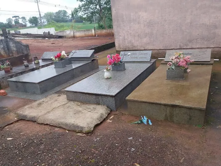 Mais de 20 túmulos são depredados em cemitério no interior de Estrela