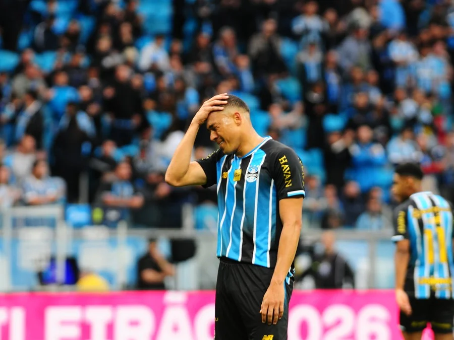 Grêmio perde para o Cruzeiro de virada na Arena e se afunda na zona de rebaixamento