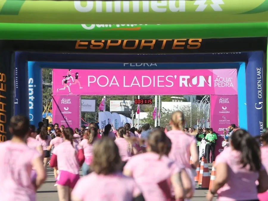 Em alusão ao Outubro Rosa, Poa Ladies Run reúne mais de 3 mil atletas em Porto Alegre