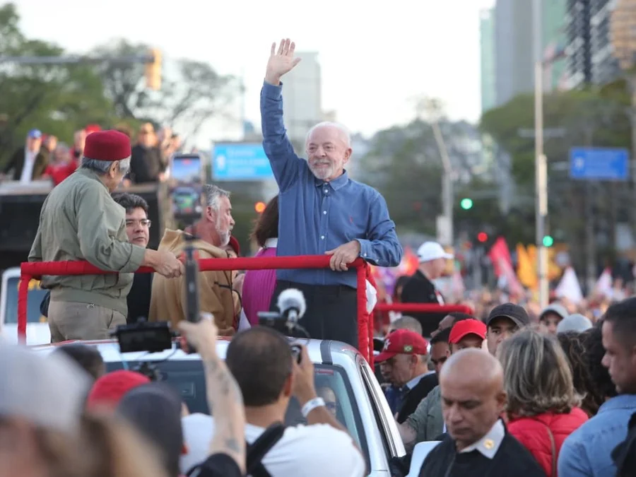 Em Porto Alegre, Lula diz que vai enviar na terça autorização ao TSE para abertura de sigilos bancário e telefônico